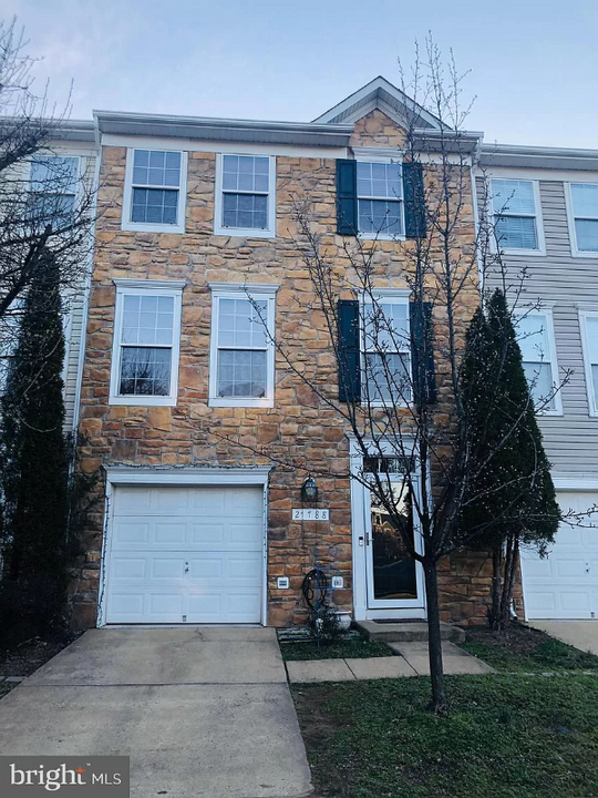 21788 Goose Cross Terrace in Ashburn, VA - Foto de edificio