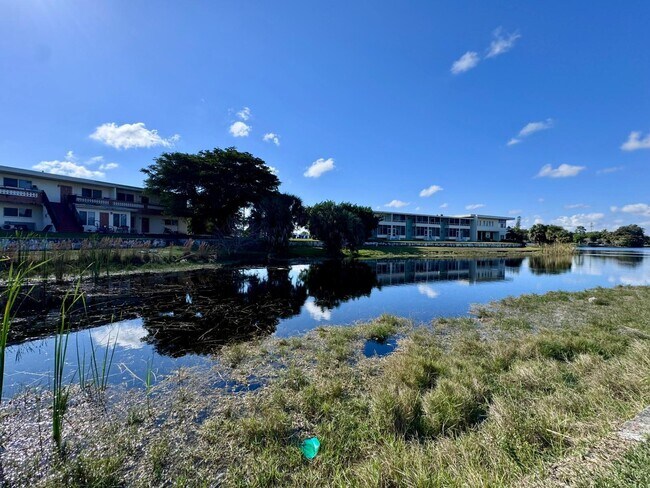1251 W River Dr in Margate, FL - Building Photo - Building Photo
