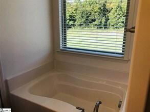 214 Everard Ln in Greer, SC - Building Photo - Building Photo
