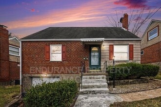 4765 Hardwick Dr in Cincinnati, OH - Building Photo - Building Photo