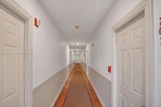 747 Michigan Ave, Unit 201 in Miami Beach, FL - Building Photo - Building Photo