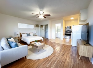 6340 Vineland Ave in North Hollywood, CA - Building Photo - Building Photo