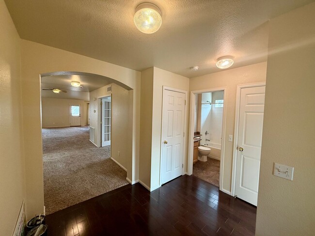 2044 Falcon Ridge Dr in Fort Collins, CO - Building Photo - Building Photo