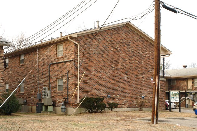 2014 Peabody Ln in Louisville, KY - Building Photo - Building Photo