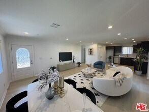 3917 Dwiggins St in Los Angeles, CA - Building Photo - Building Photo