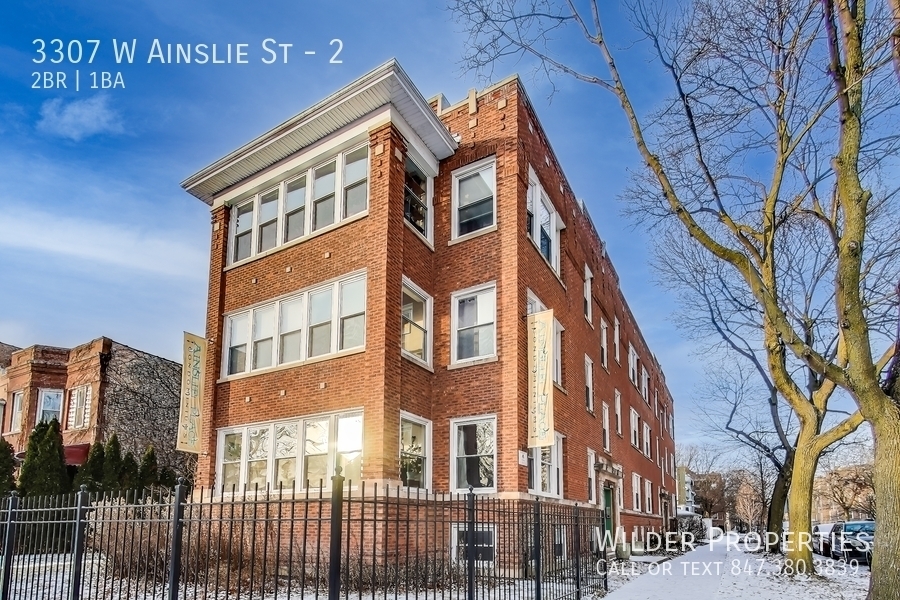 3307 W Ainslie St in Chicago, IL - Building Photo