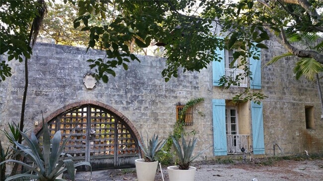 property at 2728 Calusa St