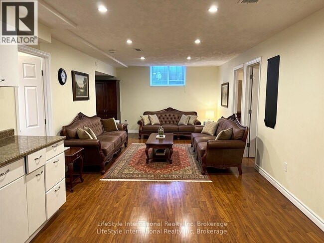 property at 114 Clairfields Dr W