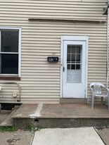 142 S Union St in Easton, PA - Building Photo