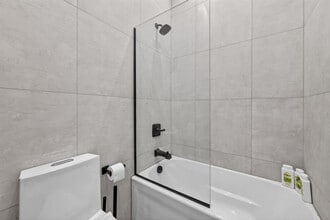 443 Clove Rd in Monroe, NY - Foto de edificio - Building Photo