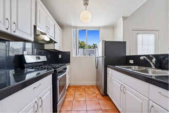 6040-6042 Barton Ave in Los Angeles, CA - Building Photo - Building Photo
