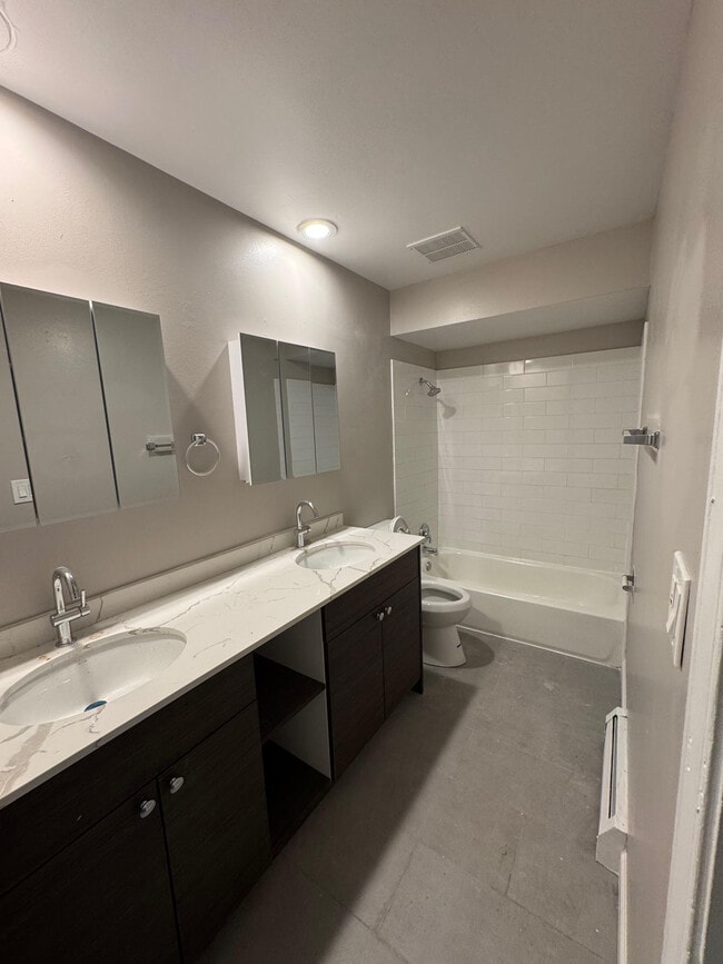 419 W Stevens Dr, Unit ONE BED in Addison, IL - Foto de edificio - Building Photo