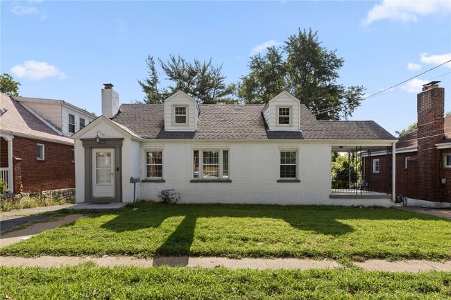 property at 10050 Diamond Dr