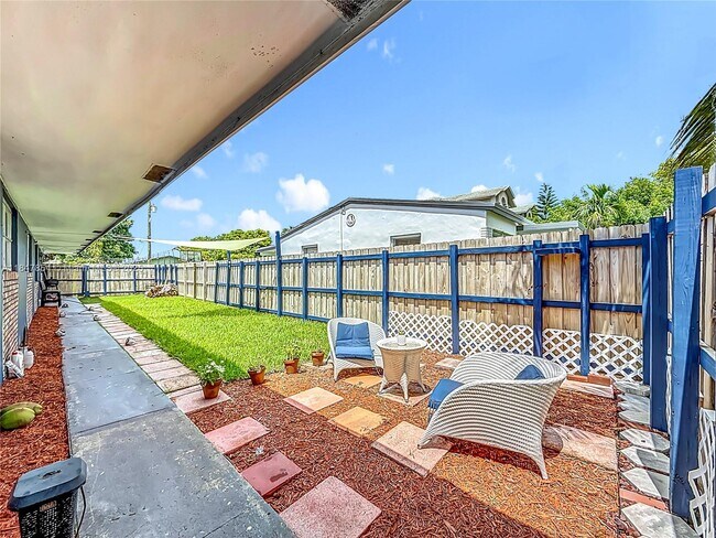 2223 Liberty St in Hollywood, FL - Building Photo - Building Photo