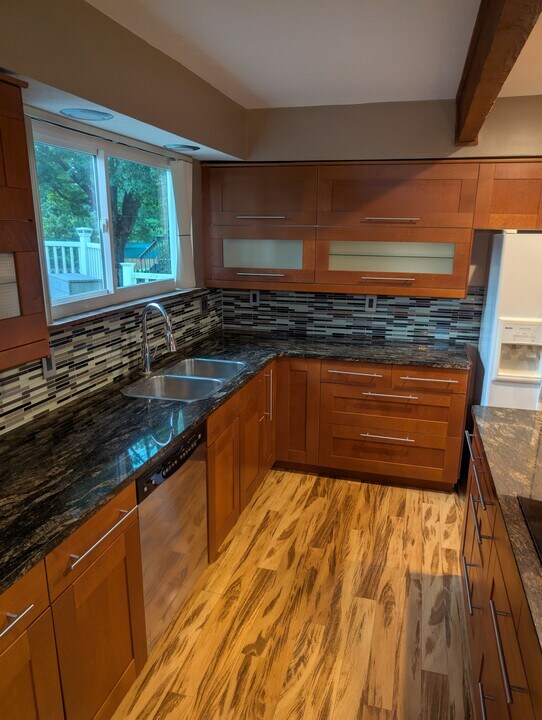 7915 Glendale Milford Rd in Camp Dennison, OH - Building Photo