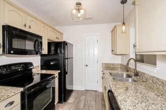 1080 Cross Wood Ln in Cordova, TN - Building Photo - Building Photo