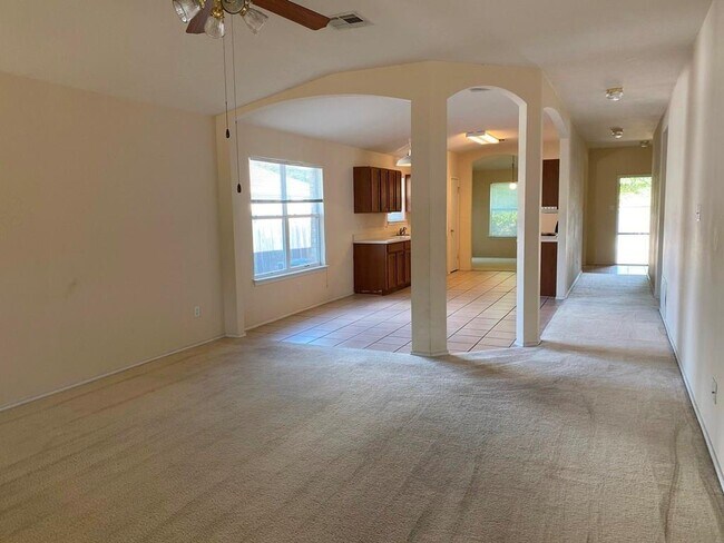 126 Salado Dr in Kyle, TX - Building Photo - Building Photo