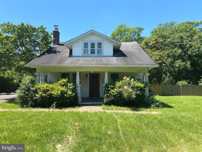 property at 10304 Gunston Rd