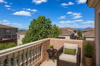 227 Serenity Crest St in Henderson, NV - Building Photo - Building Photo