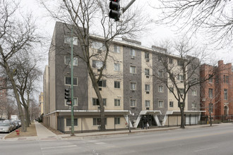 Hollywood Terrace Condominiums in Chicago, IL - Building Photo - Building Photo