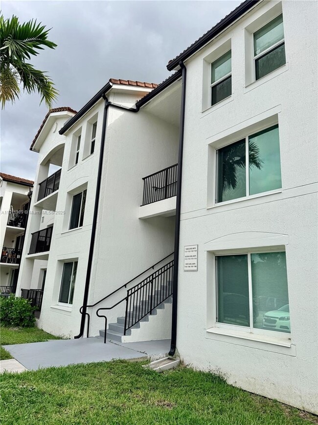 1122 Villa Cir in Boynton Beach, FL - Building Photo - Building Photo