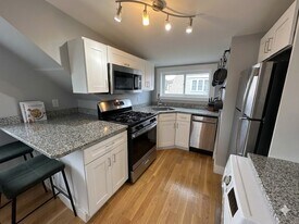 287 Beacon St, Unit 2 in Somerville, MA - Building Photo