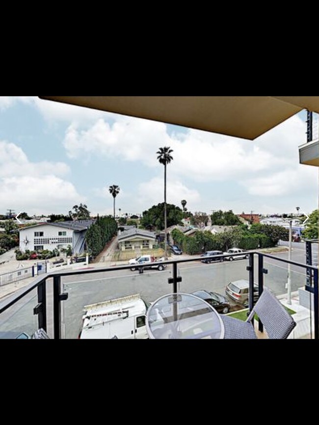 5537 La Mirada Ave in Los Angeles, CA - Building Photo - Building Photo