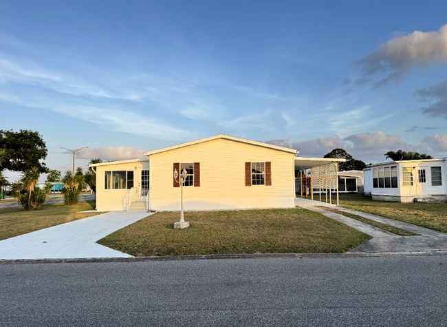1005 Waterway Dr