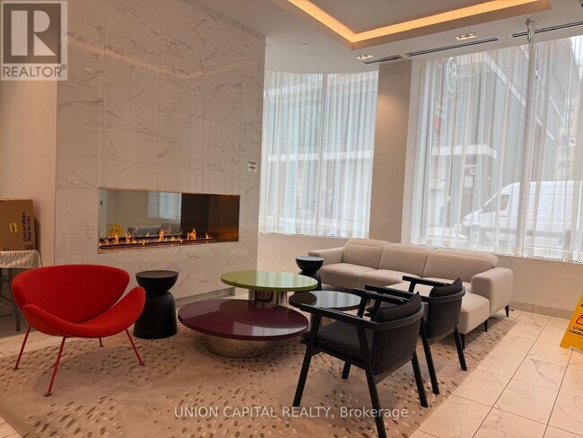 238 Simcoe St in Toronto, ON - Building Photo - Building Photo