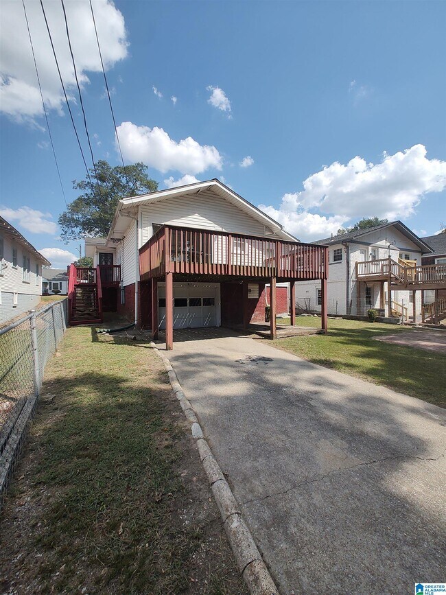 912 7th St NE in Birmingham, AL - Foto de edificio - Building Photo