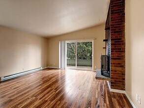 3213 21st Ave W in Seattle, WA - Foto de edificio - Building Photo