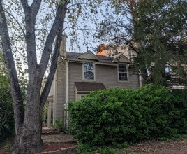 14449 Gringsby Ct in Centreville, VA - Building Photo - Building Photo