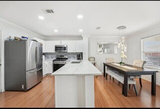 6813 Savanna Canyon Dr in Austin, TX - Building Photo - Building Photo