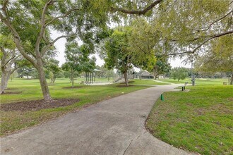 32 Blazing Star in Irvine, CA - Building Photo - Building Photo