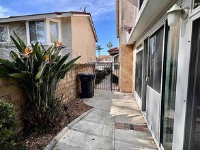 5328 Natasha Ct in Agoura Hills, CA - Building Photo - Building Photo