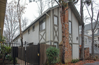 2323 N St in Sacramento, CA - Building Photo - Building Photo