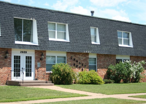 Chalet Apartments in Eau Claire, WI - Building Photo