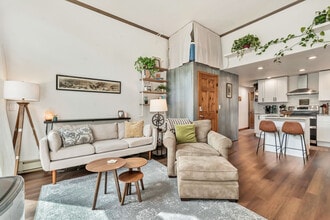 3025 Columbine Dr, Unit 30 in Steamboat Springs, CO - Building Photo - Building Photo