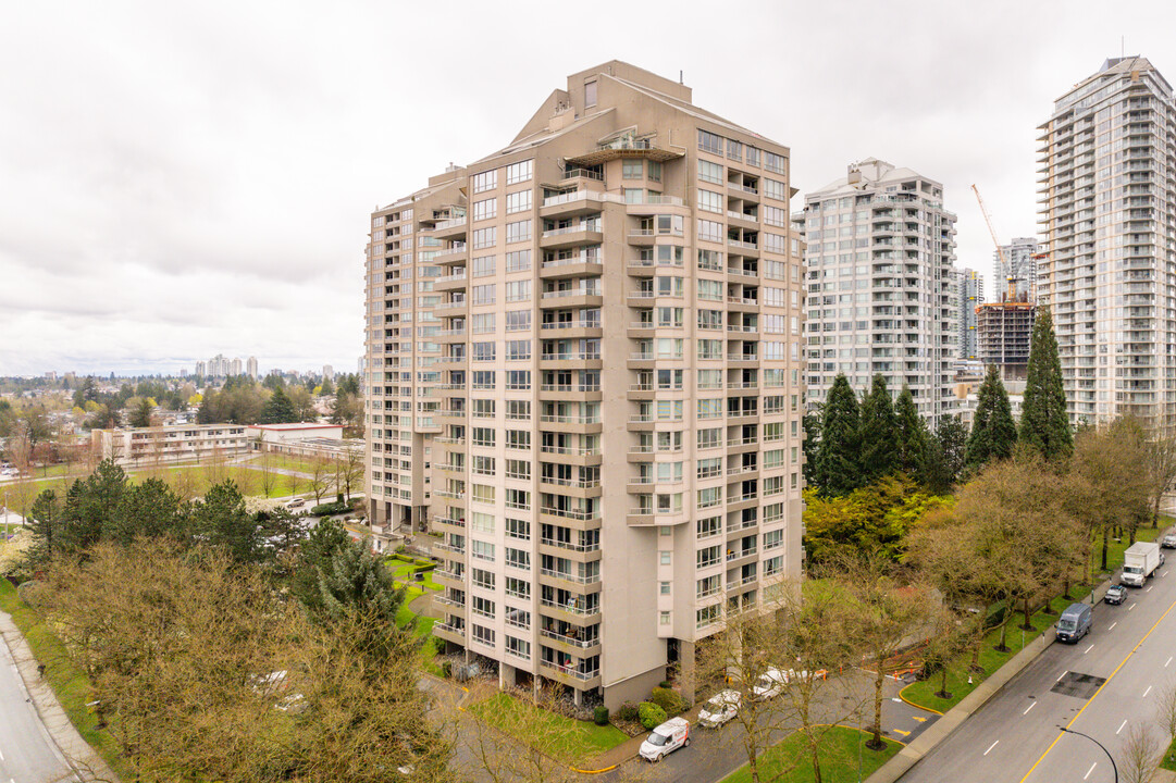 La Mirage in Burnaby, BC - Building Photo