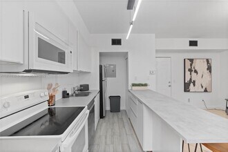 1559 Michigan Ave in Miami Beach, FL - Building Photo - Building Photo