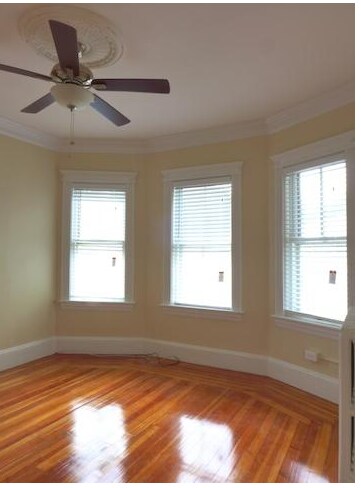 65 Olcott St, Unit 2 in Watertown, MA - Foto de edificio - Building Photo