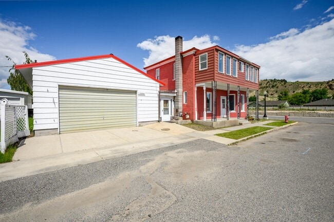 property at 2 Cherry St