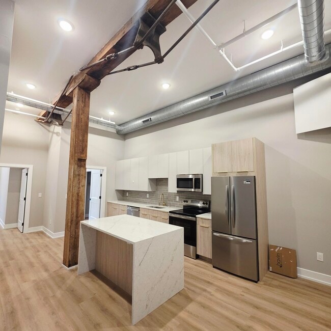 714 Chestnut St, Unit 2F