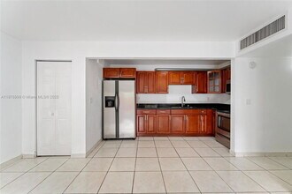 4300 NW 79th Ave in Doral, FL - Building Photo - Building Photo