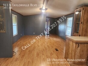 913 N Taylorville Blvd in Taylorville, IL - Building Photo - Building Photo