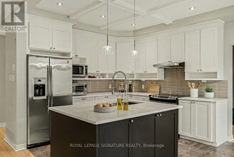 129 Tapestry Dr in Ottawa, ON - Building Photo - Building Photo