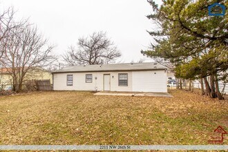 2211 NW 26th St in Lawton, OK - Foto de edificio - Building Photo
