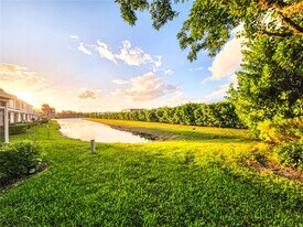 34 Key W Ct in Weston, FL - Building Photo