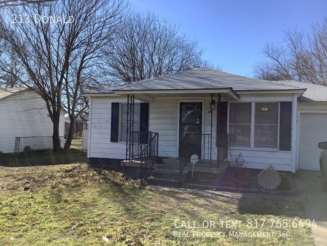 213 Donald St in White Settlement, TX - Building Photo - Building Photo