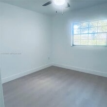 6618 NW 188th Ln in Hialeah, FL - Building Photo - Building Photo